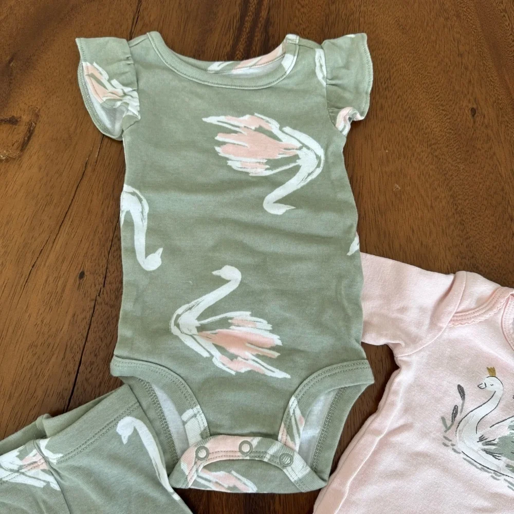 Carter’s Baby Girl Swan Print Two Cotton Bodysuits and Leggings Set Size 3M